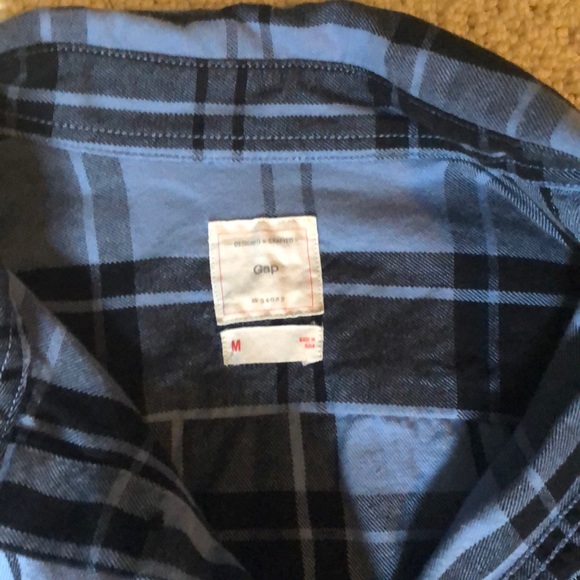 Button down - Picture 2 of 2